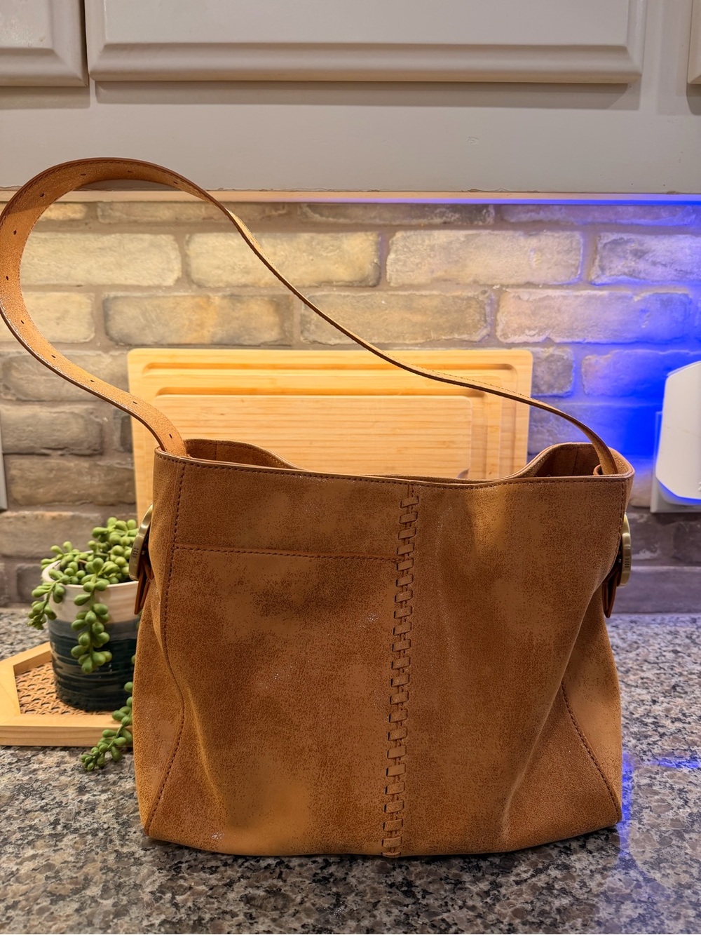 HOBO Render Bag, buffed leather in whiskey